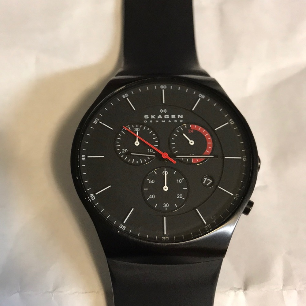 Men’s black titanium skagen watch